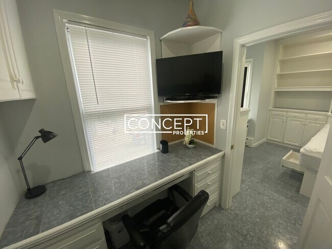 Building Photo - 60 London St