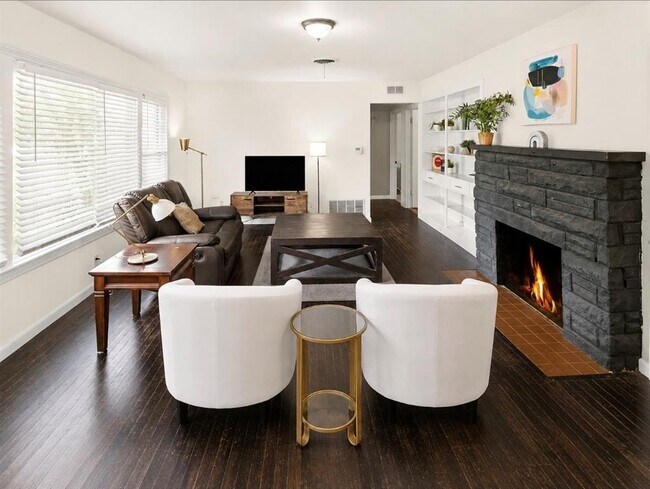 Building Photo - 6208 Walnut Hills Dr