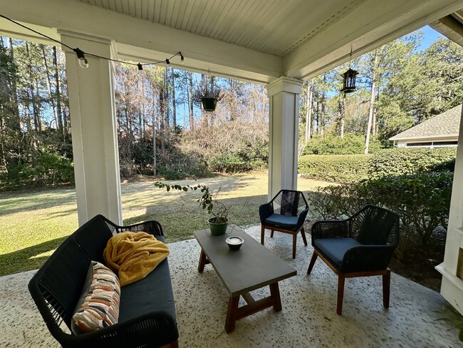 Building Photo - Beautifully Maintained Three Bedroom Home ...