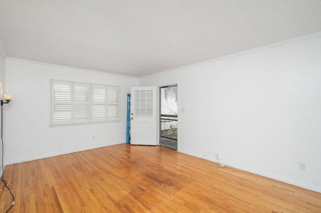 Building Photo - 11248 La Maida St