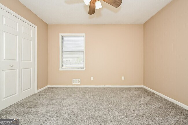 Building Photo - 10192 Port Royal Ct