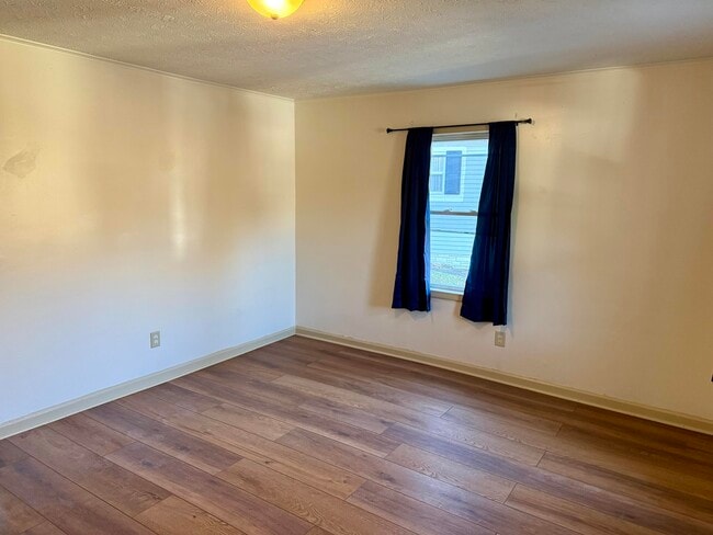 Building Photo - 526 Old Stage Rd