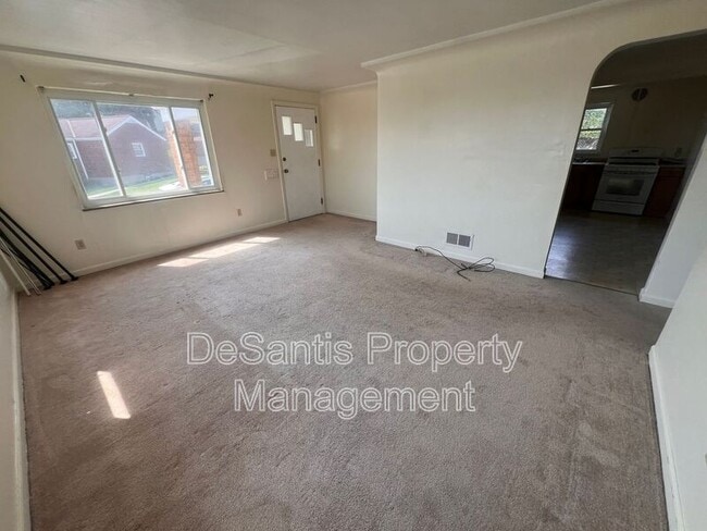 Building Photo - 1123 Clippert St