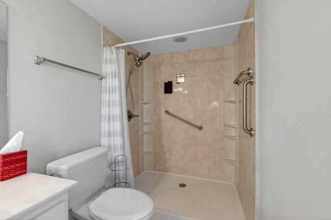 Building Photo - 7340 Amberly Ln