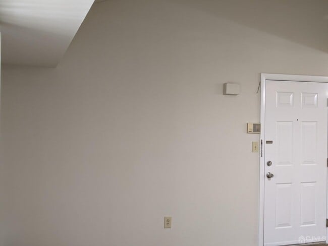 Building Photo - 5113 Ravens Crest Dr