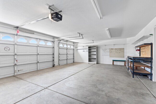 Building Photo - 8838 E La Palma Dr
