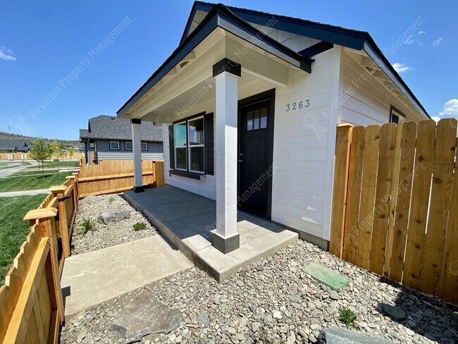 Building Photo - NEWER CONSTRUCTION - 2 BR 1BA Hayden Home ...