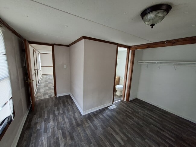 Building Photo - 1925 Bacons Bridge Rd