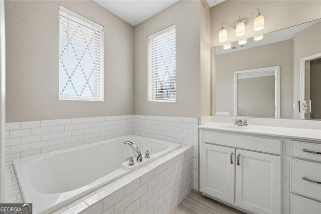 Building Photo - 164 Blakemore Dr