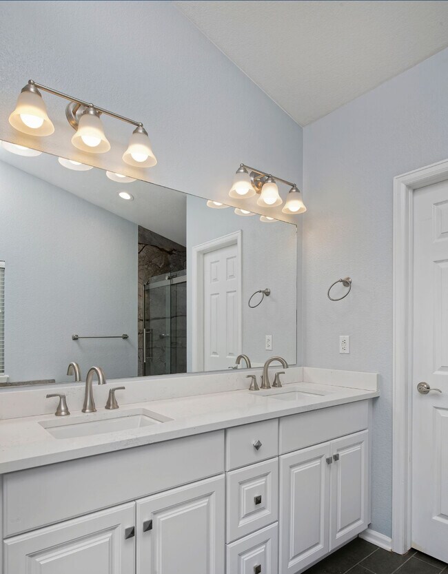 Building Photo - 7045 Pike Ct