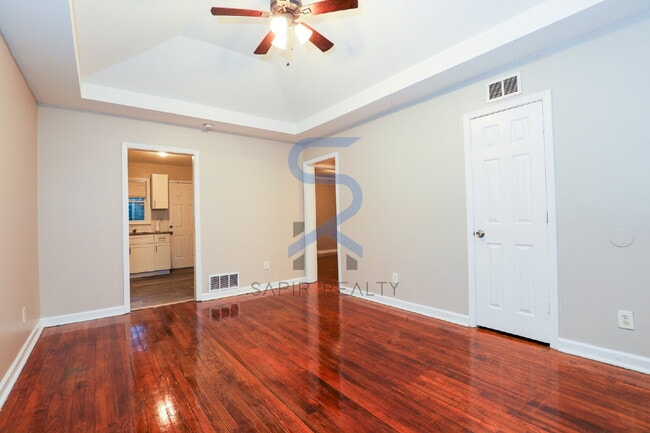 Building Photo - Move in before December 31st and choose your reward: a $250 Amazon Gift Card or a 55 Smart TV!