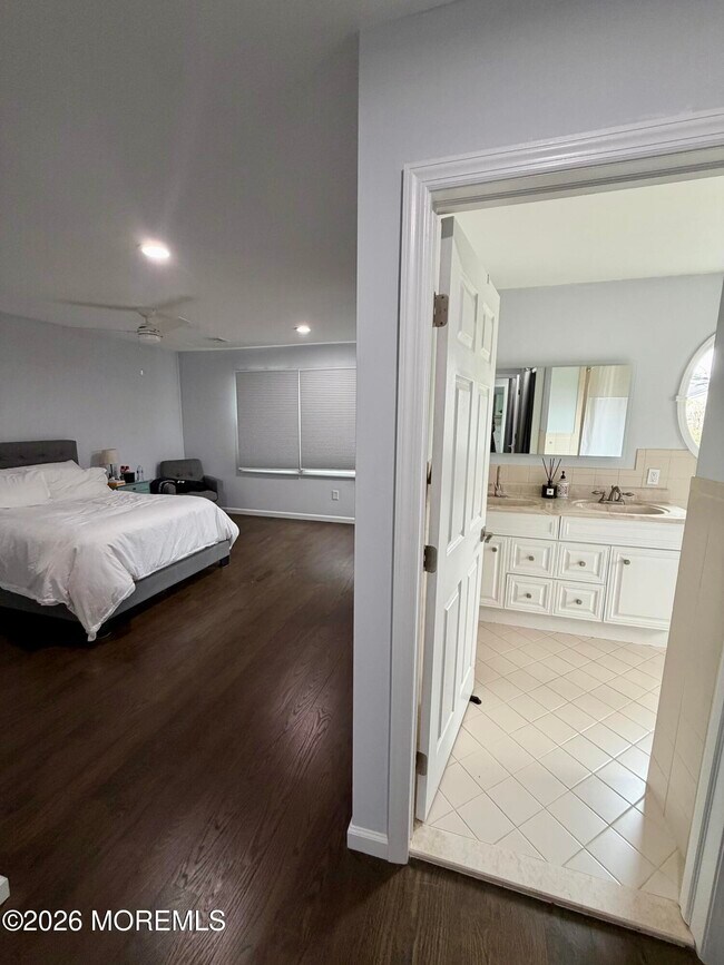 Building Photo - 41 Brookwillow Ave