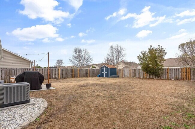 Building Photo - Charming 3-Bedroom Home for Rent in Leland, NC – Large Backyard & Great Amenities!