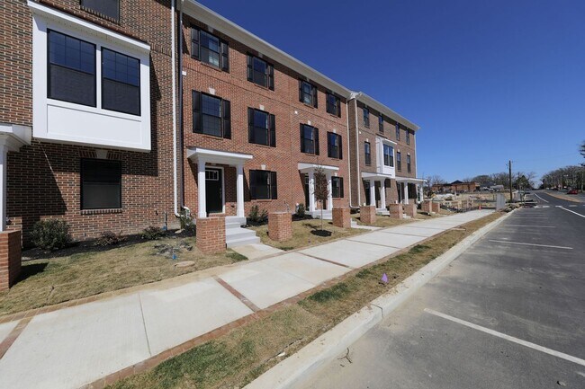 Building Photo - 23 Clementon Rd E