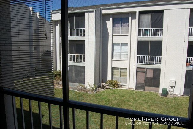 Building Photo - 1 Bedroom 1 Bath Condo in Coachman Creek