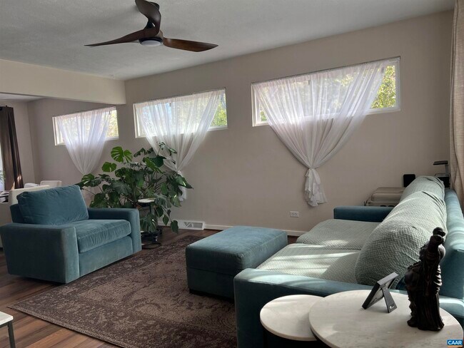 Building Photo - 1201 Bland Cir