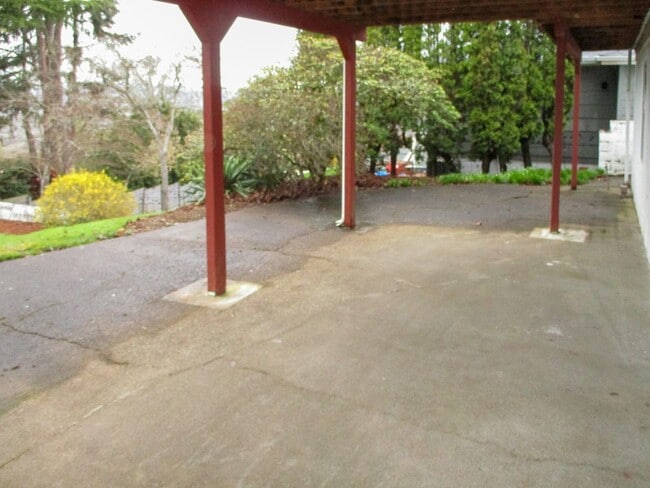Building Photo - 2665 Alvarado Terrace S
