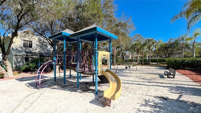 Building Photo - 7818 Dixie Beach Cir