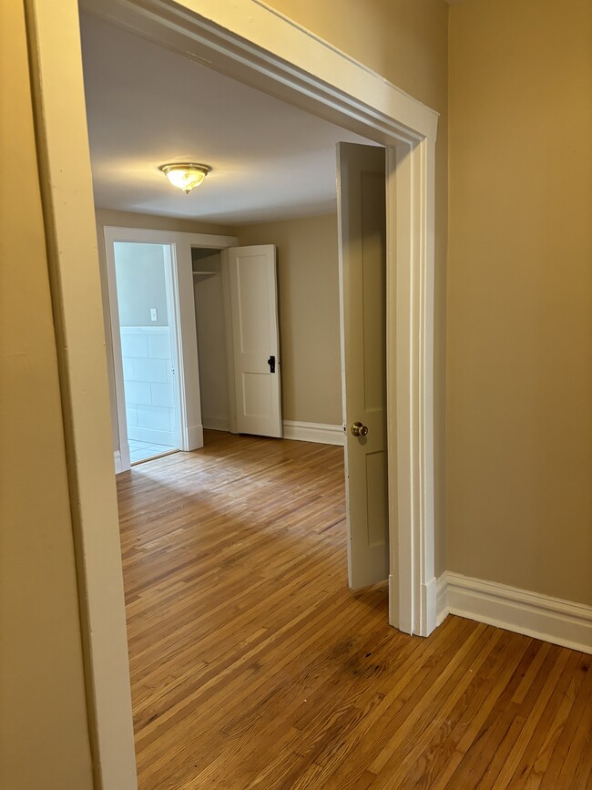 Building Photo - 5820 South Grand