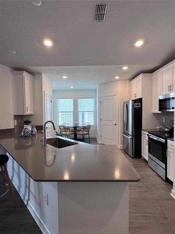 Building Photo - 5653 Wood Bridge Pl