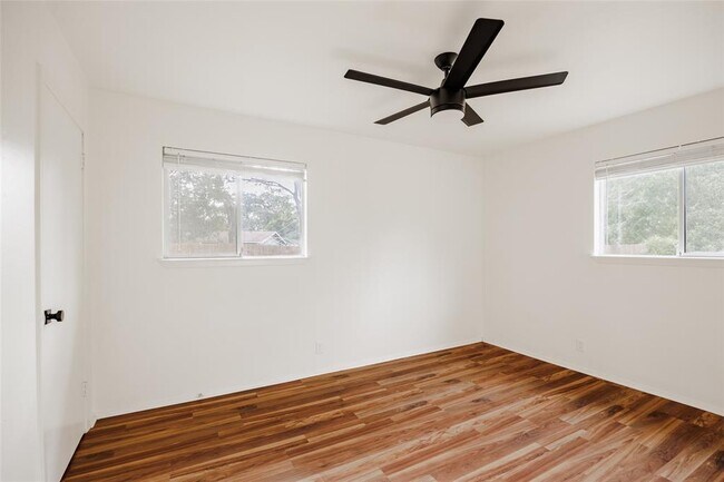 Building Photo - 1403 Randy Cir