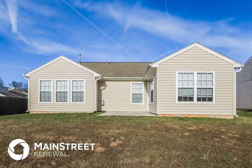 Building Photo - 3837 Raintree Dr