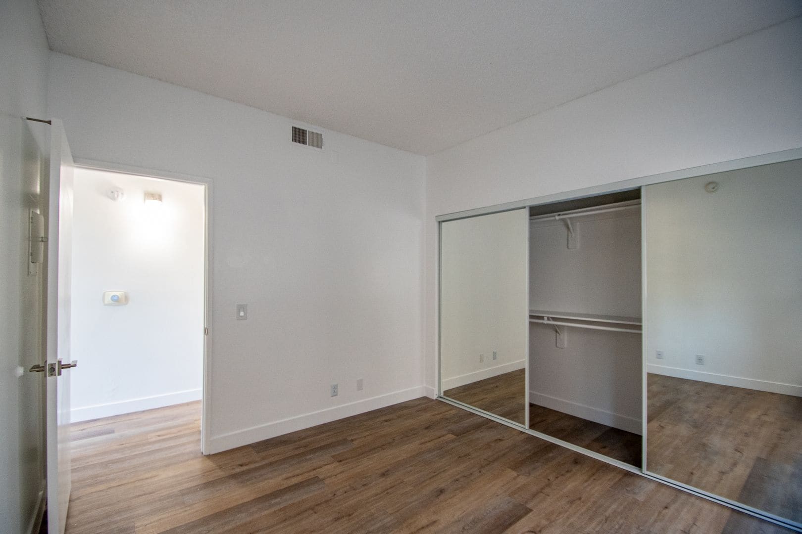 Building Photo - 11315 Moorpark St