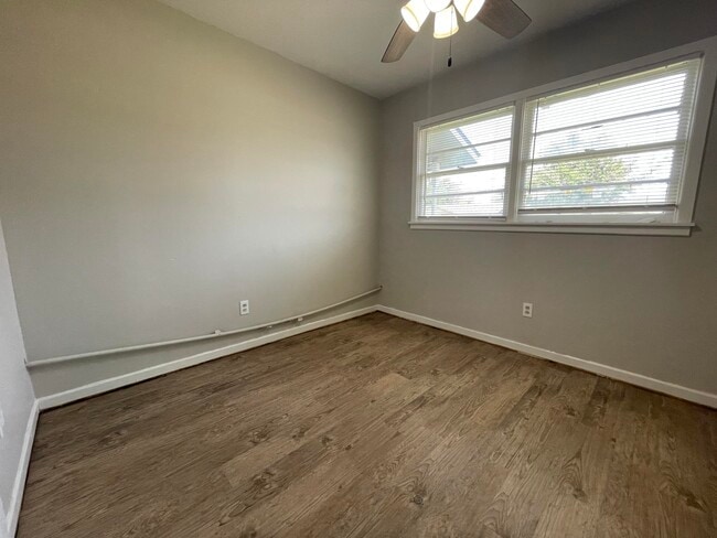 Building Photo - 1907 70th St