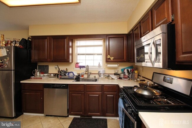 Building Photo - 9 Halstead Pl