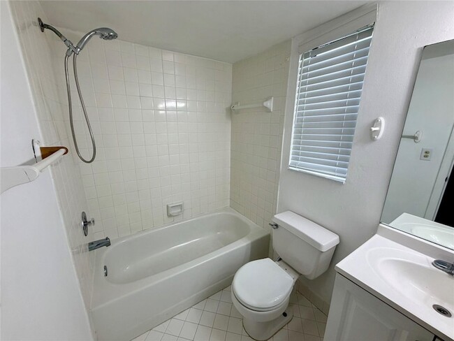 Building Photo - 3355 Jaywood Terrace