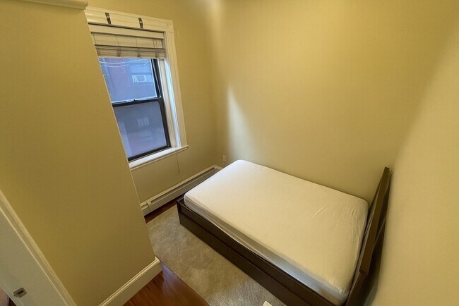 Building Photo - 591 Beacon St