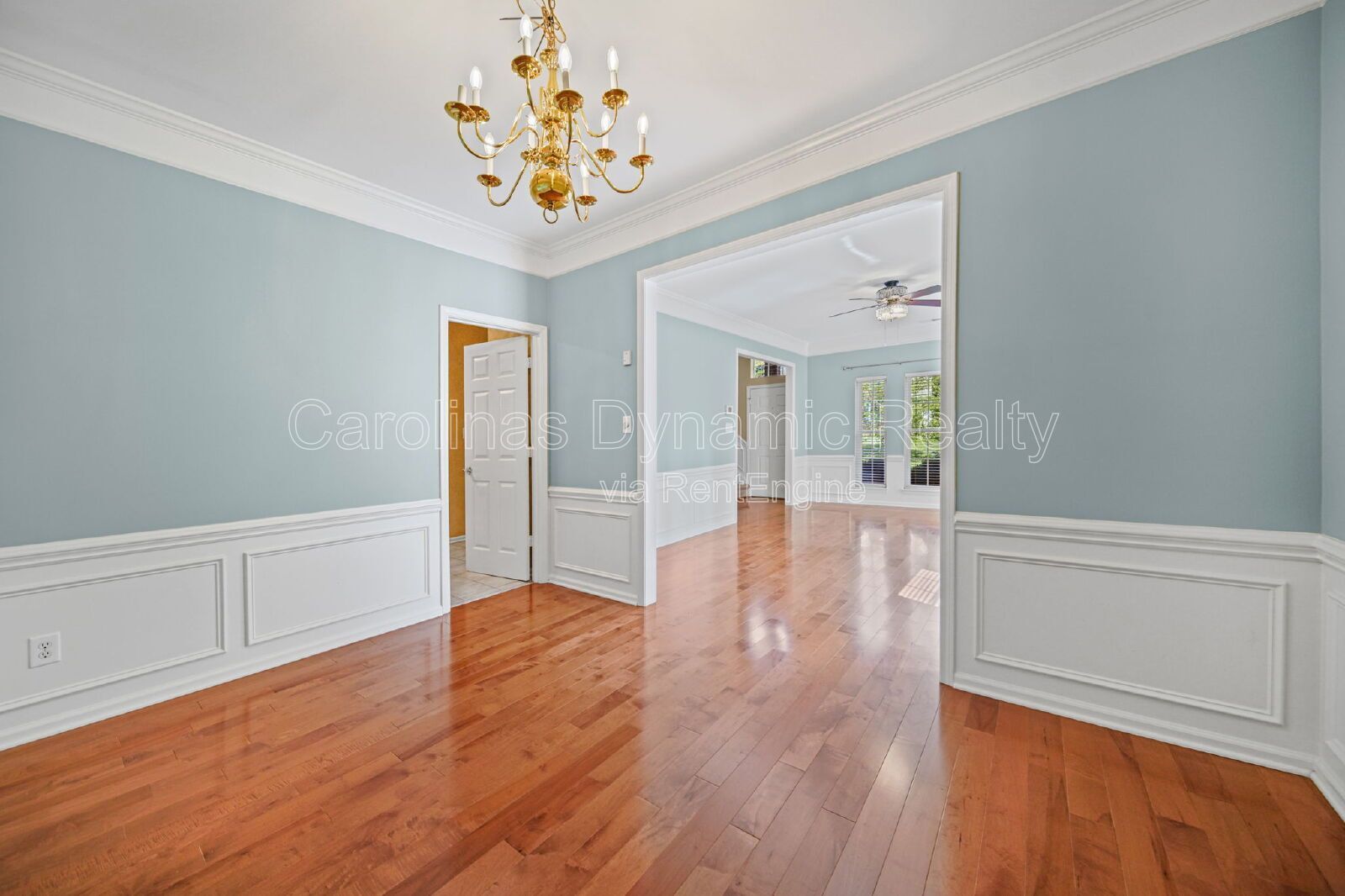 Building Photo - 2812 Redfield Dr