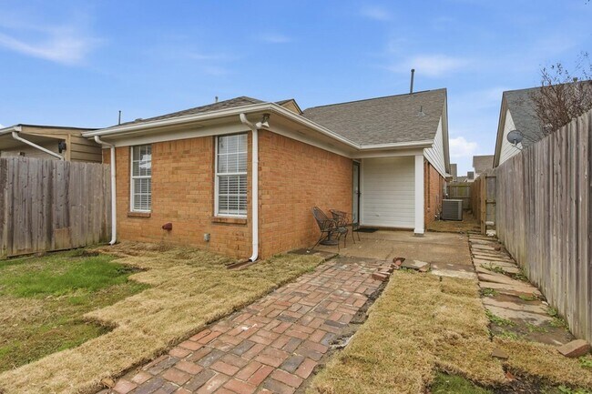 Building Photo - 6856 Wrigley Dr