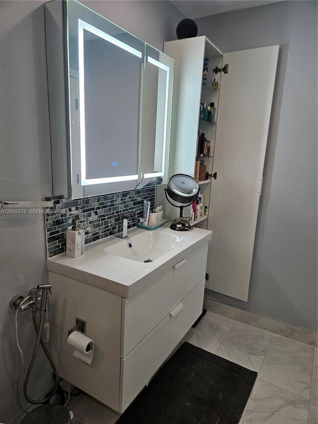 Building Photo - 16314 SW 97th St