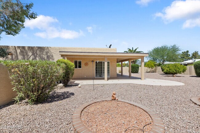 Building Photo - 9444 E Lawndale Pl
