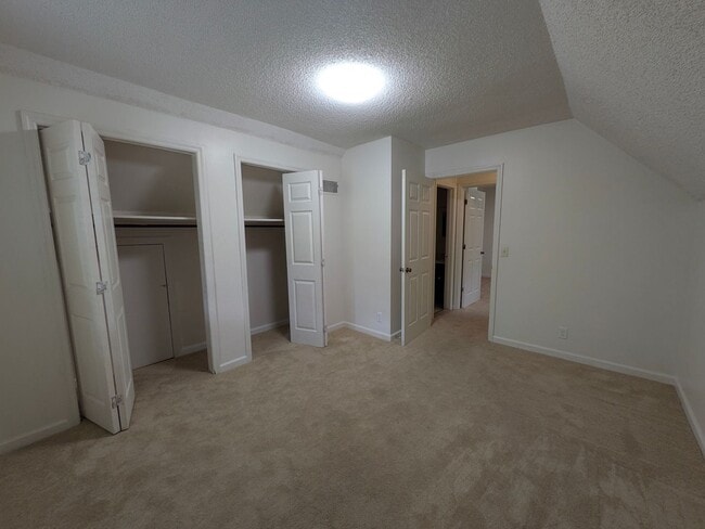 Building Photo - 1107 Quail Ct W