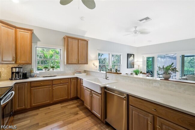 Building Photo - 2130 Sunset Cir