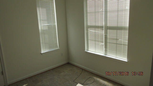 Building Photo - 113 Amelia Ct