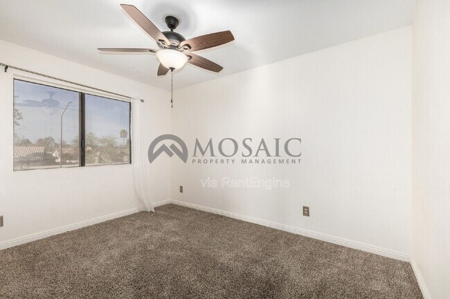 Building Photo - 634 E Century Ave