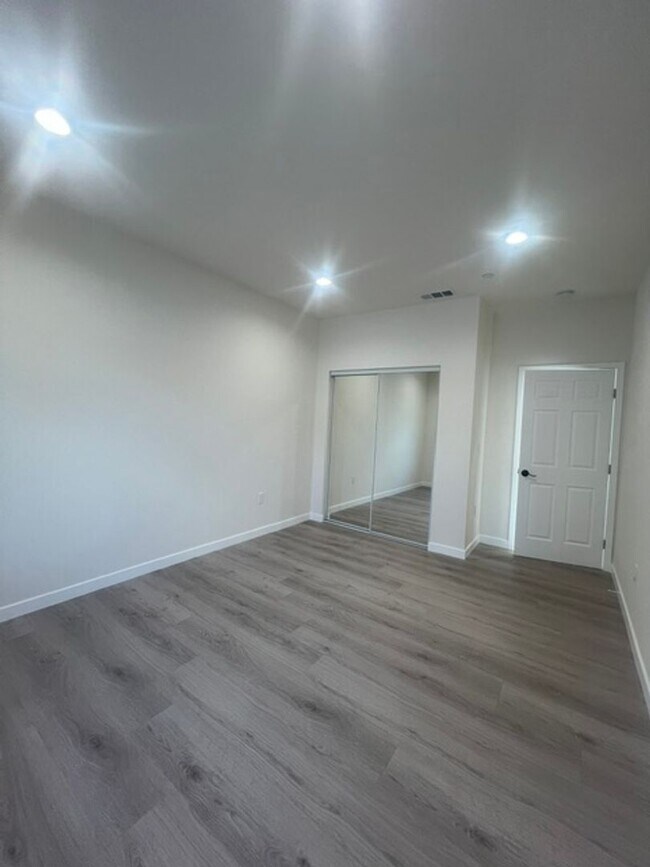 Building Photo - 7317-7321 Garden Grove Avenue