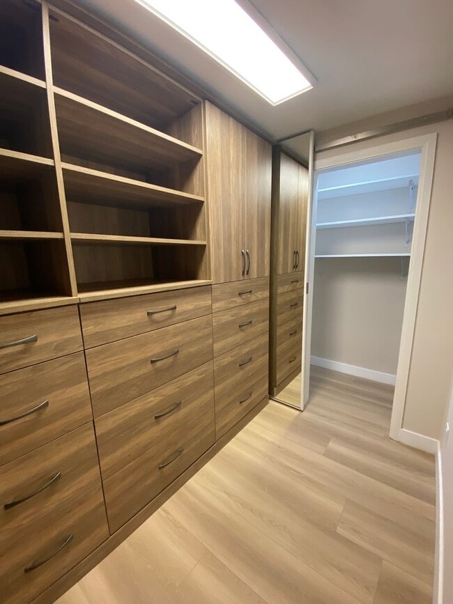 Building Photo - 2414-18 Monroe Ave