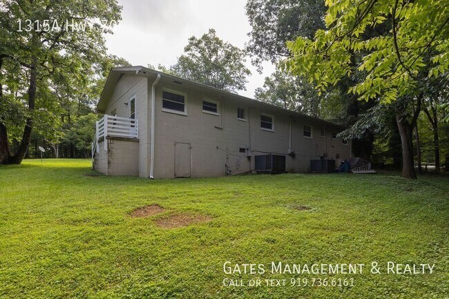 Building Photo - 1315 B US-70