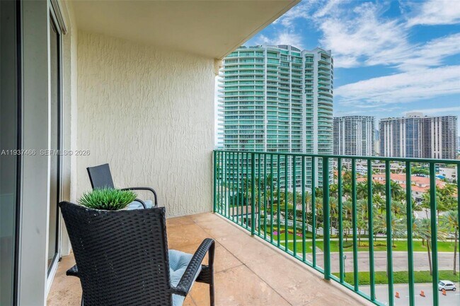 Building Photo - 20000 E Country Club Dr