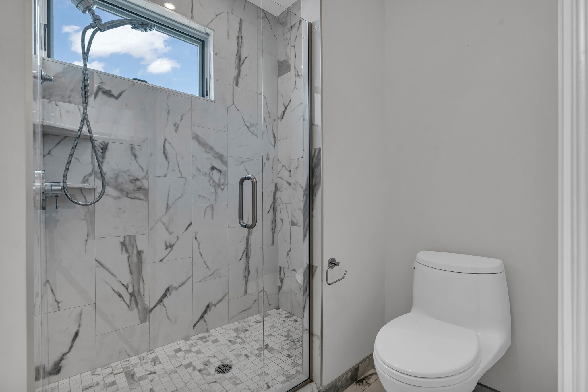 Building Photo - 438 Selden St