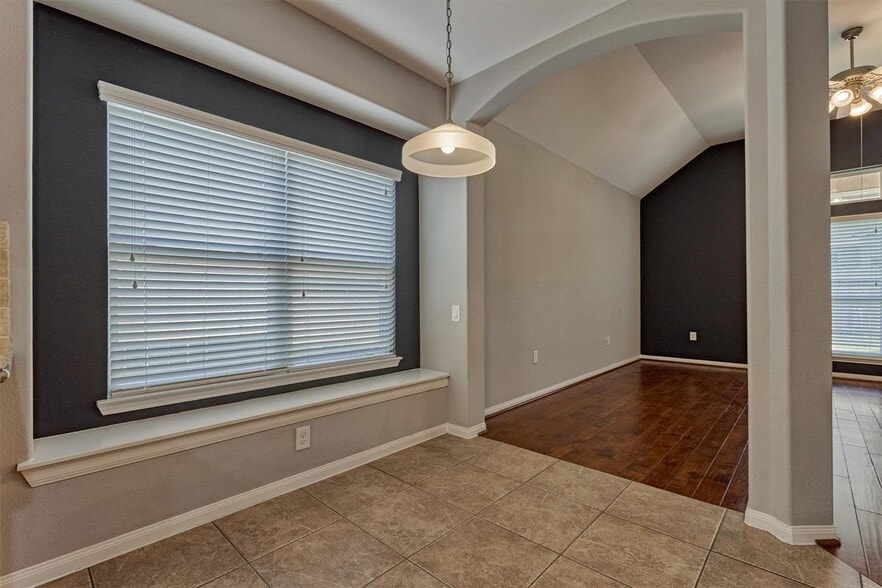 Building Photo - 10022 Elkwood Glen Ln