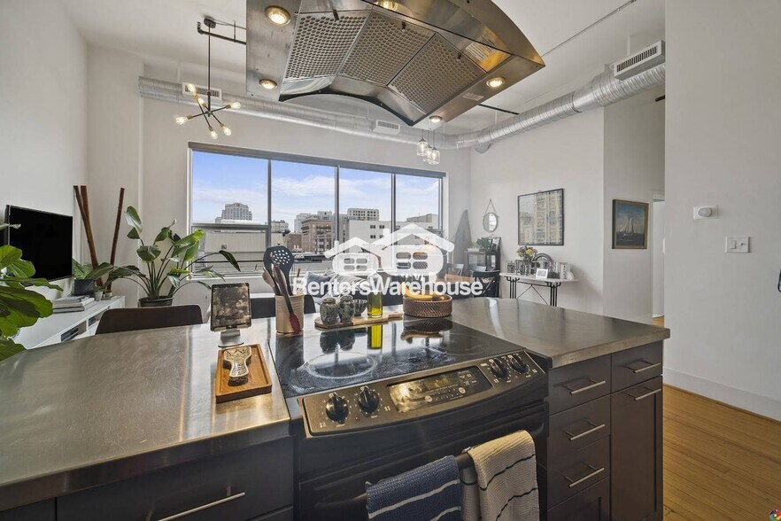 Building Photo - 500 Granby St