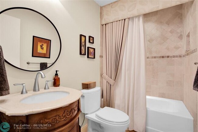 Building Photo - 6253 Bay Club Dr