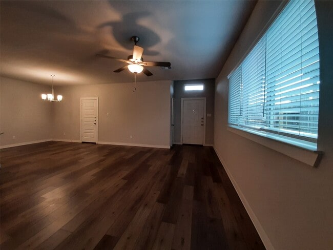 Building Photo - 9784 Grosbeak Ln