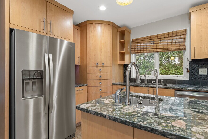 Lots of Storage - 1486 Briaroaks Trl NE