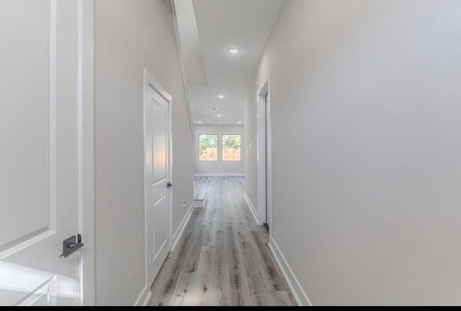 Building Photo - 15034 Wunderlust